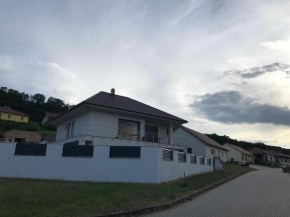 Ubytování SR, Milovice